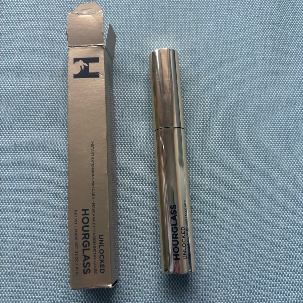 Hourglass Unlocked Defining and Lengthening Mascara